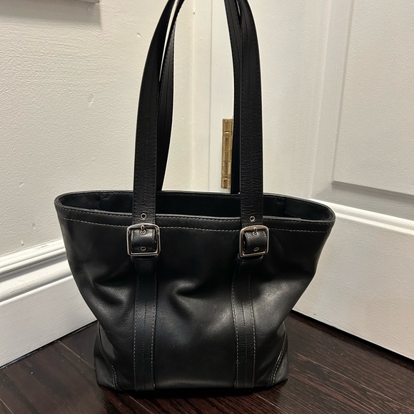 Coach Handbags - Coach Hampton F10194 Vintage Purse